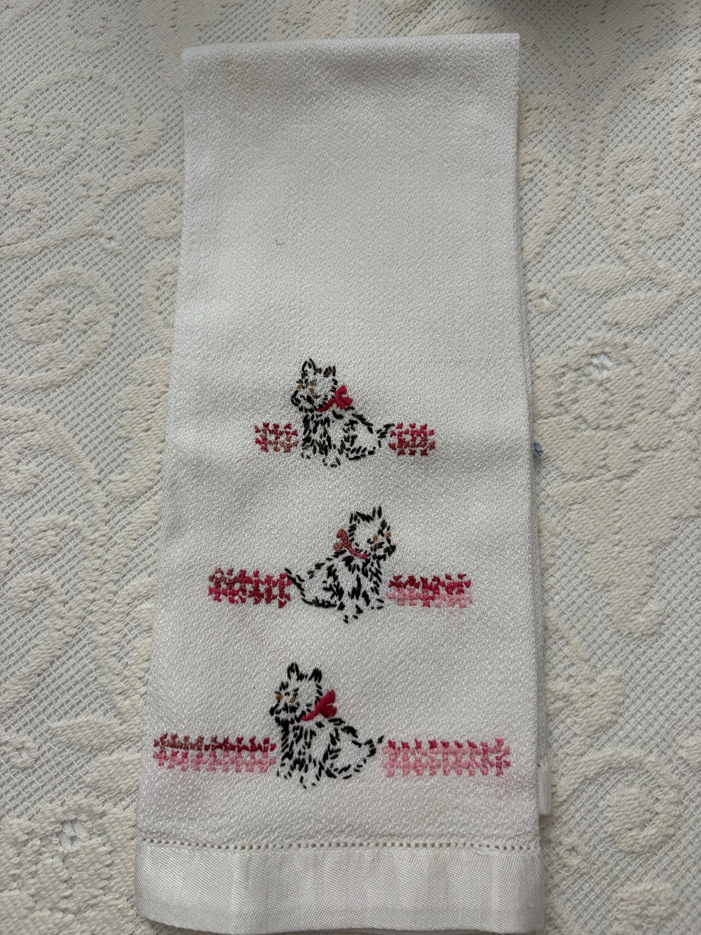 Vintage embroidered tea towel with Scottie dogs