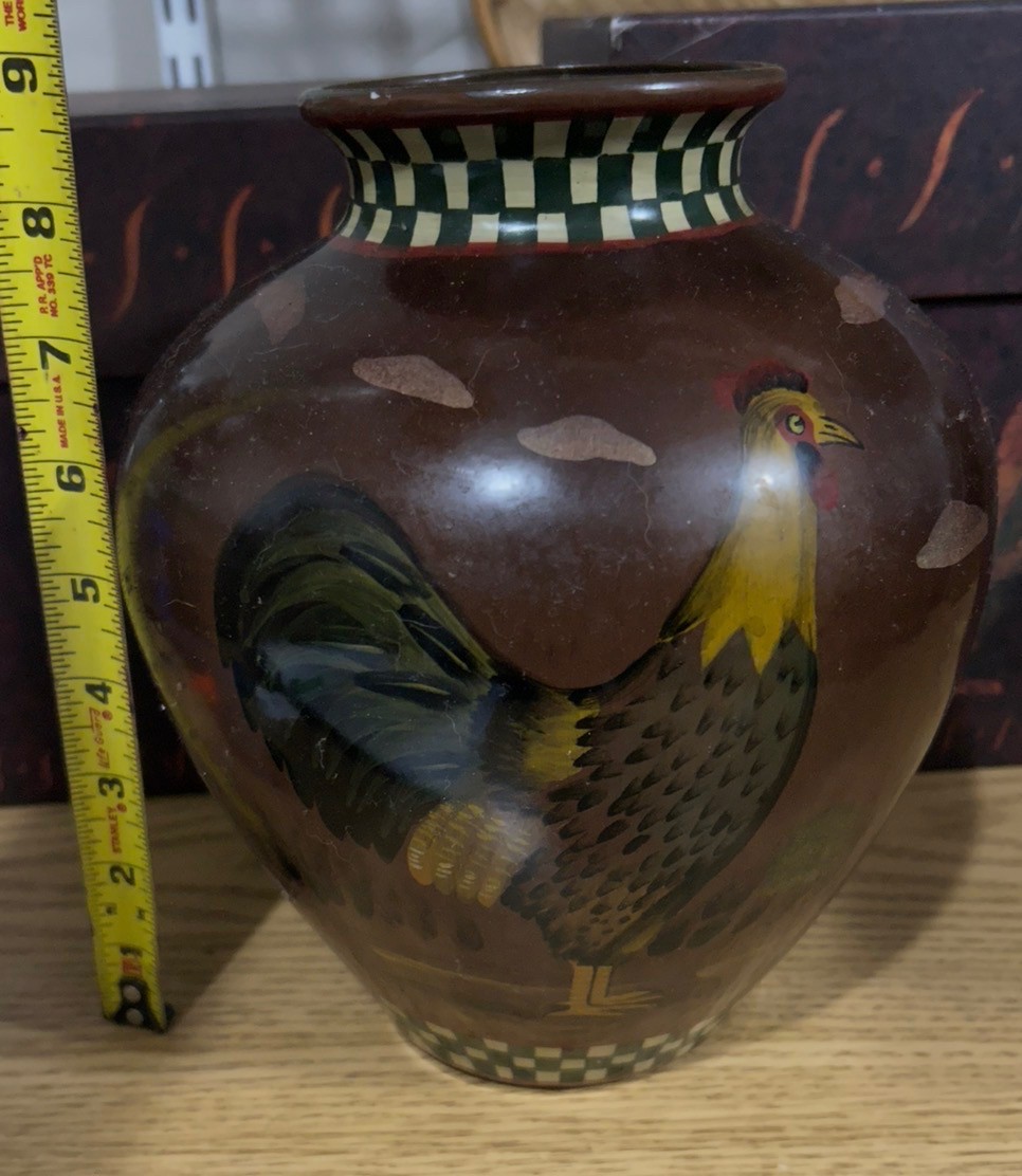 Beautiful Rooster hand painted vase excellent condition