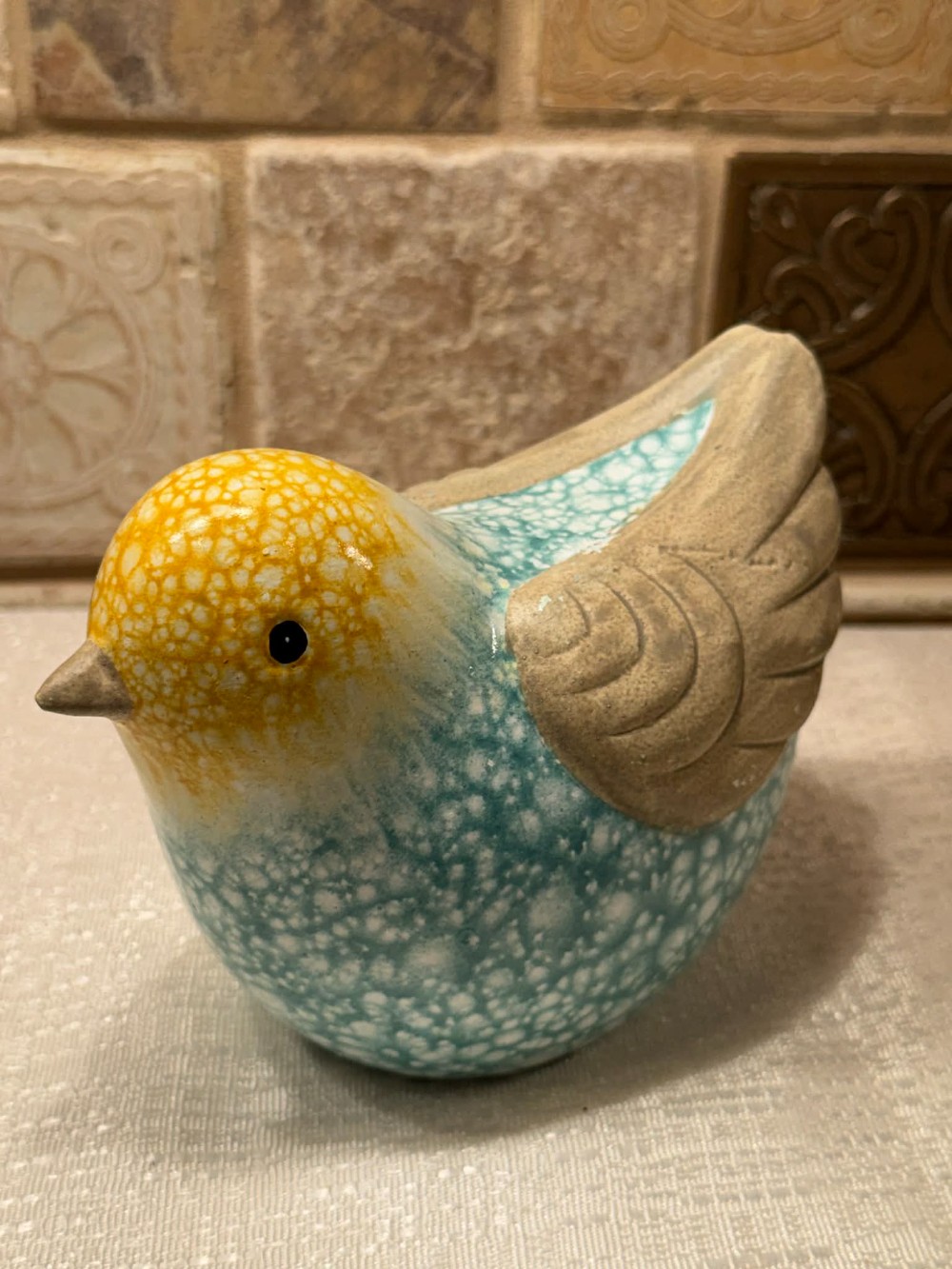 1381 - Ceramic bird figure
