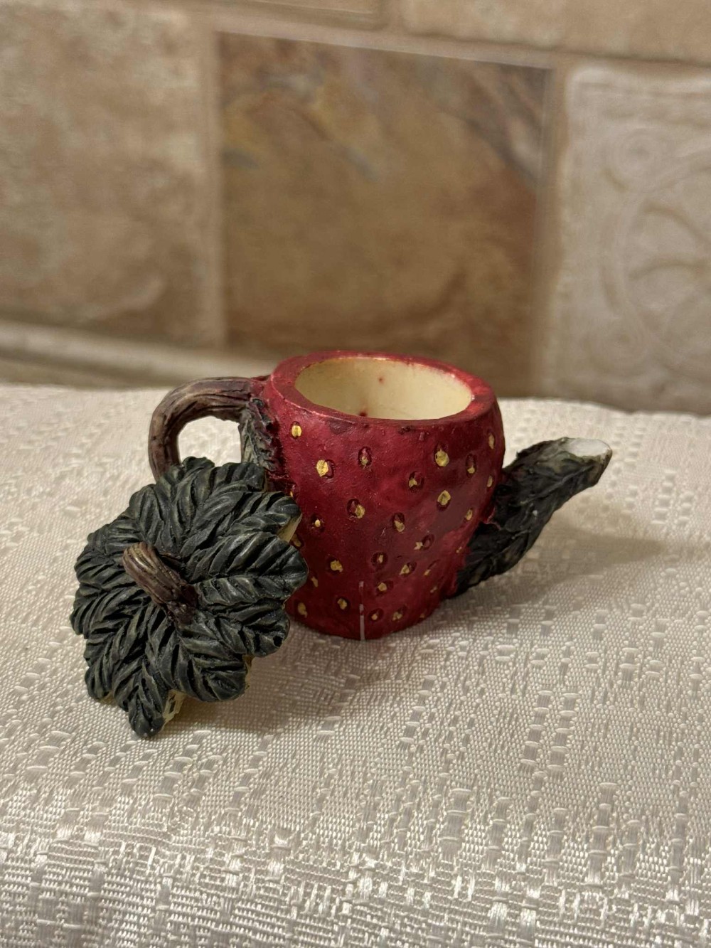 516 - Mini Strawberry Teapot
