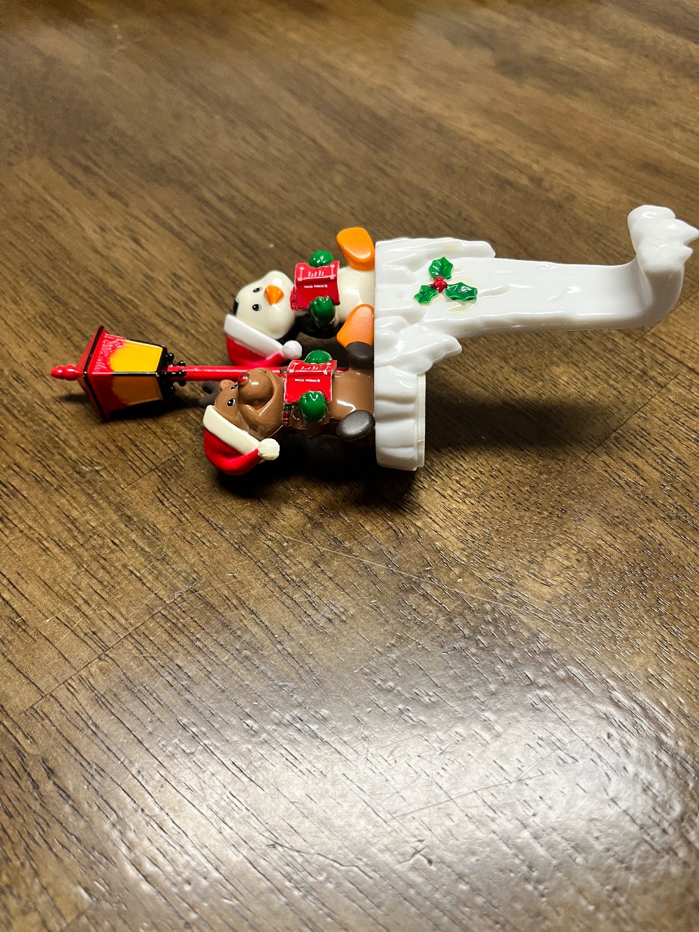TT - Caroler Pals Plastic Stocking Holder with Box