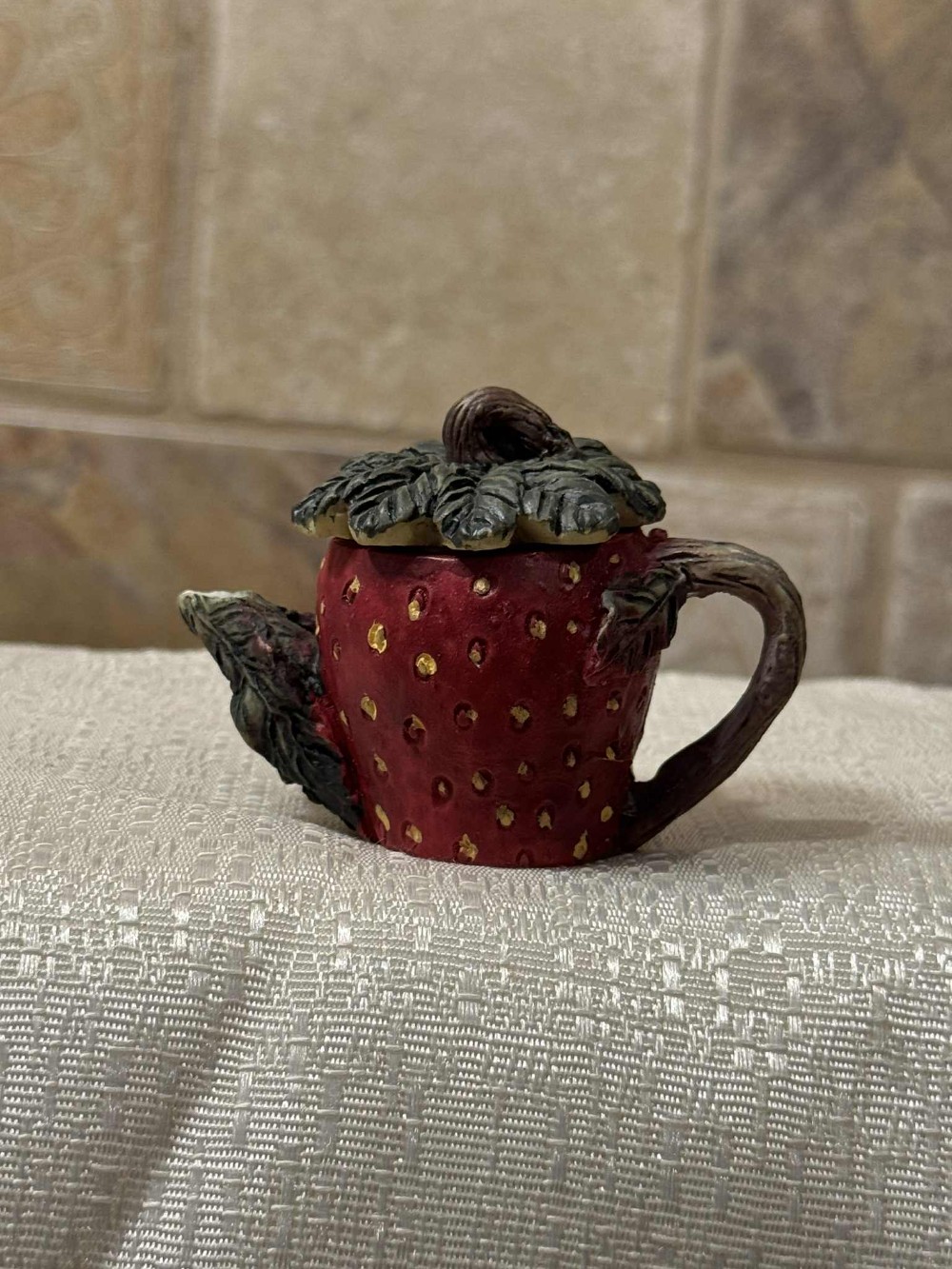 516 - Mini Strawberry Teapot