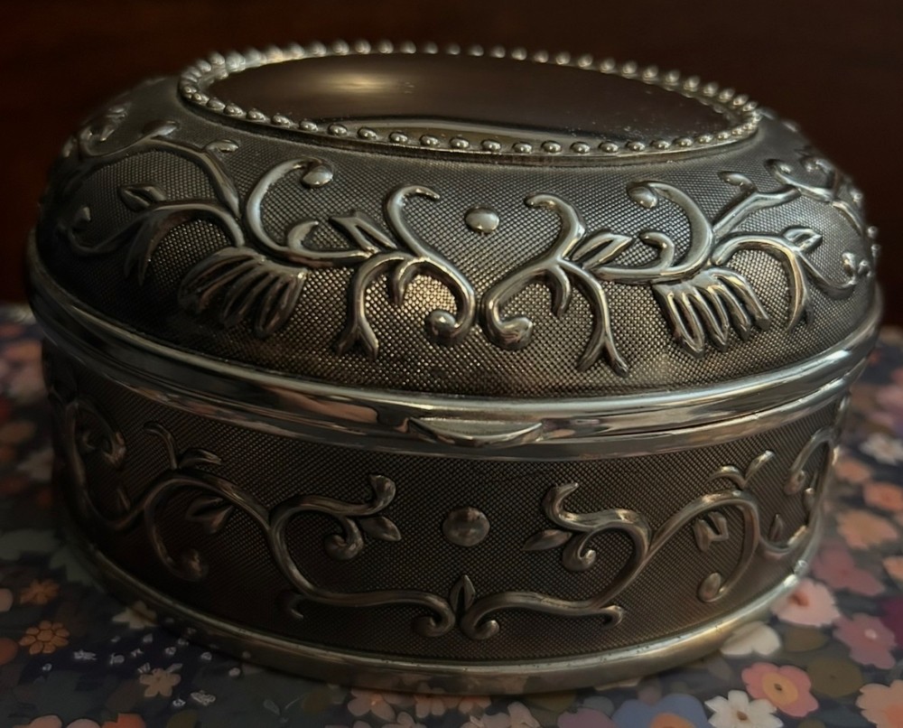 Ornate oval silver tone jewelry trinket box vintage style