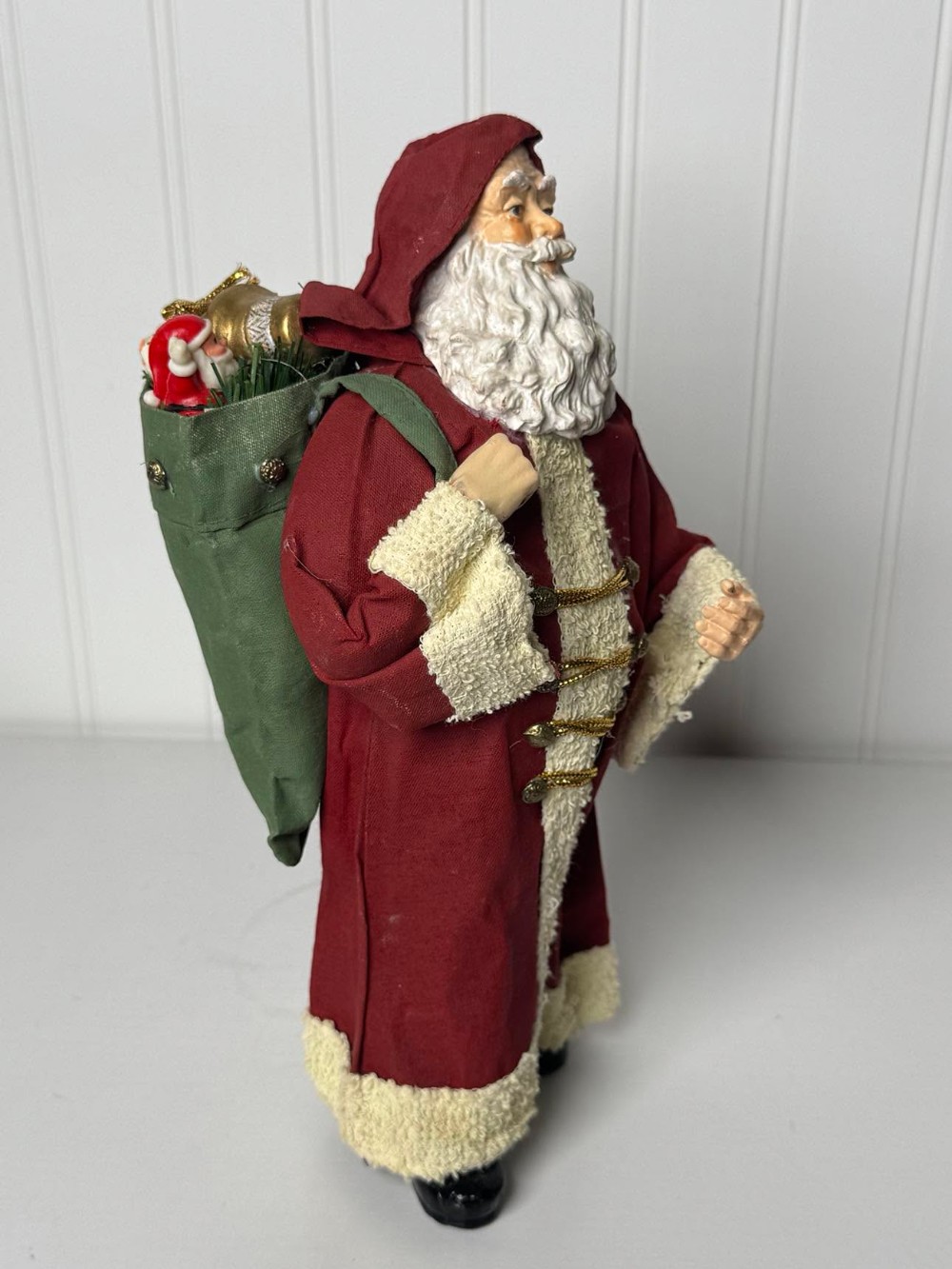 2687 - Vintage, 1990's, Windsor collection paper mache Santa Claus figurine