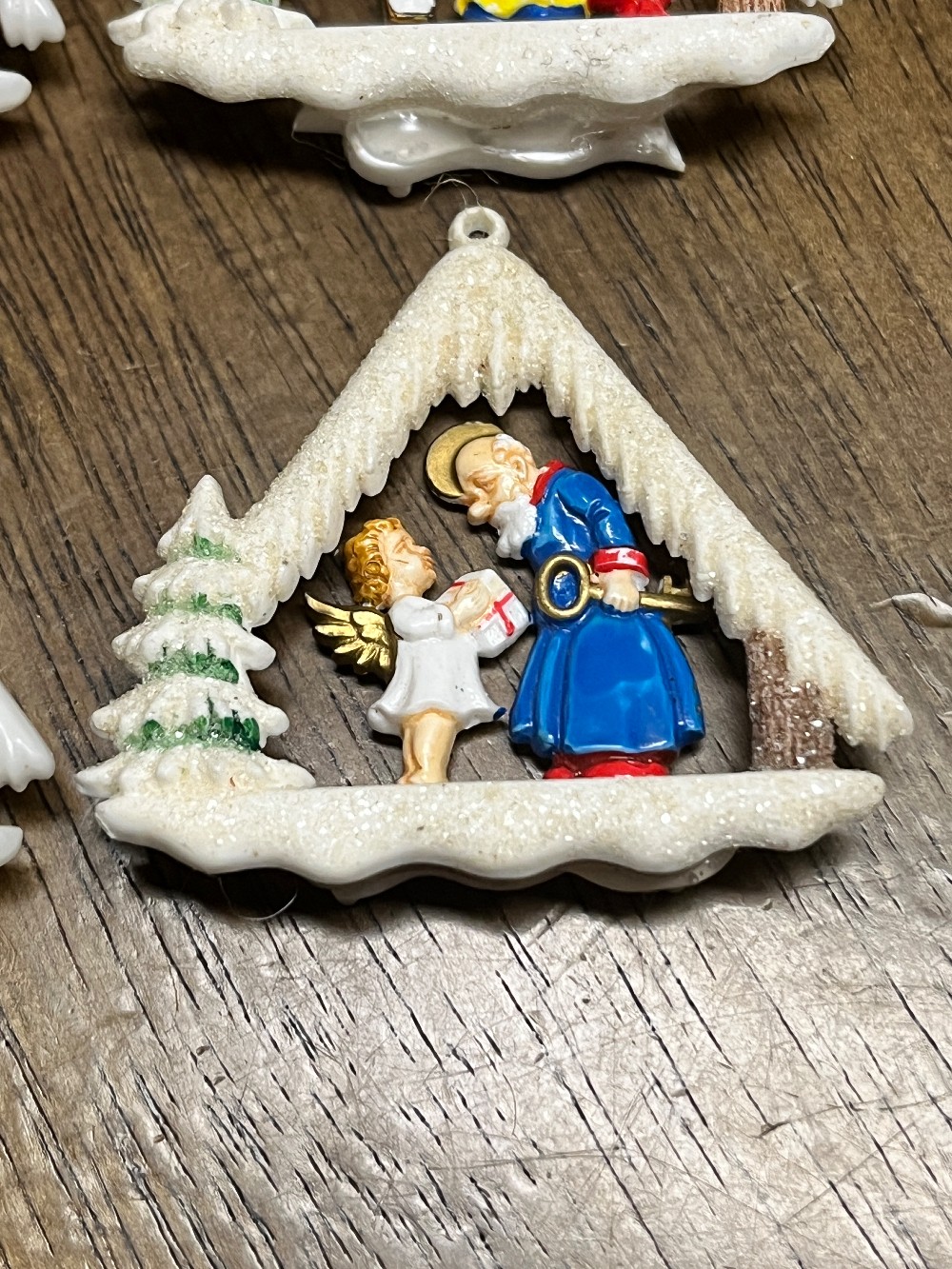 TT -  Vintage 1940's WESTERN GERMANY Diorama Christmas Ornament - AS IS