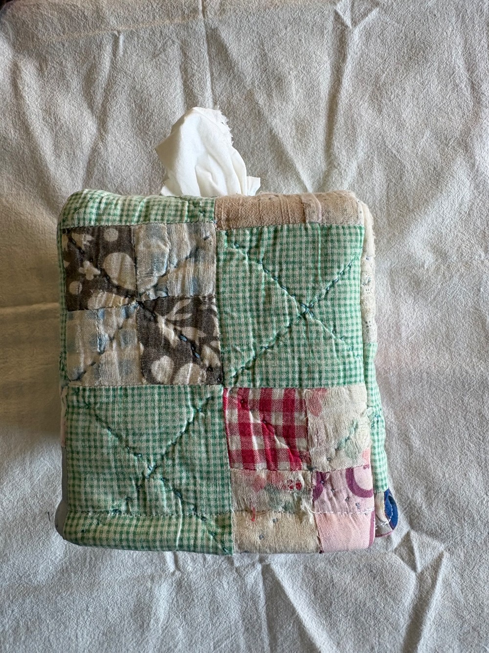 Tissue box cutter quilt cover