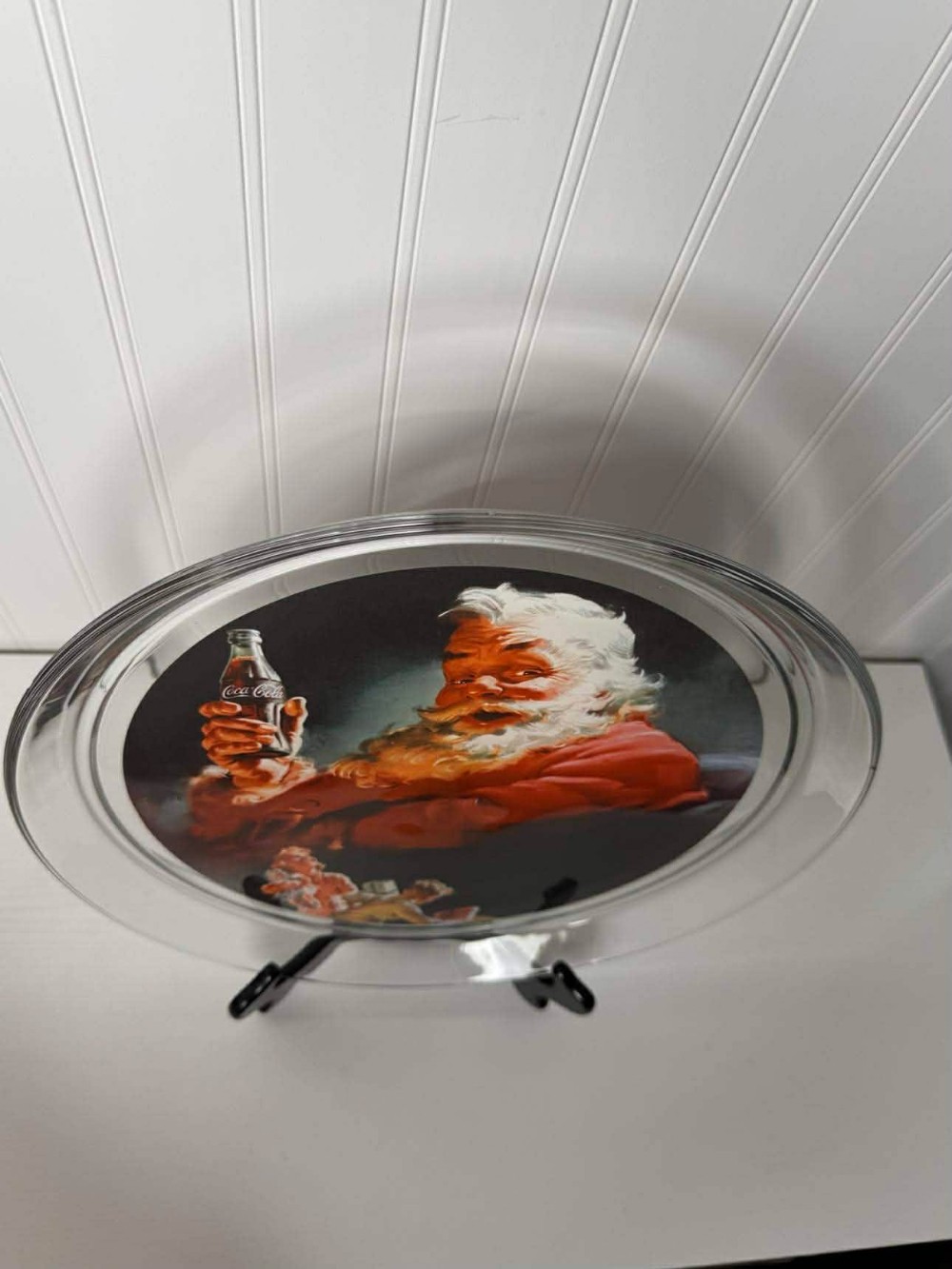 2683 - Vintage 1993/1994 Indiana Glass Coca-Cola Santa Claus serving platter (13x1x13)  13-inch round glass tray features Haddon Sundblom's iconic Santa holding a Coca-Cola bottle