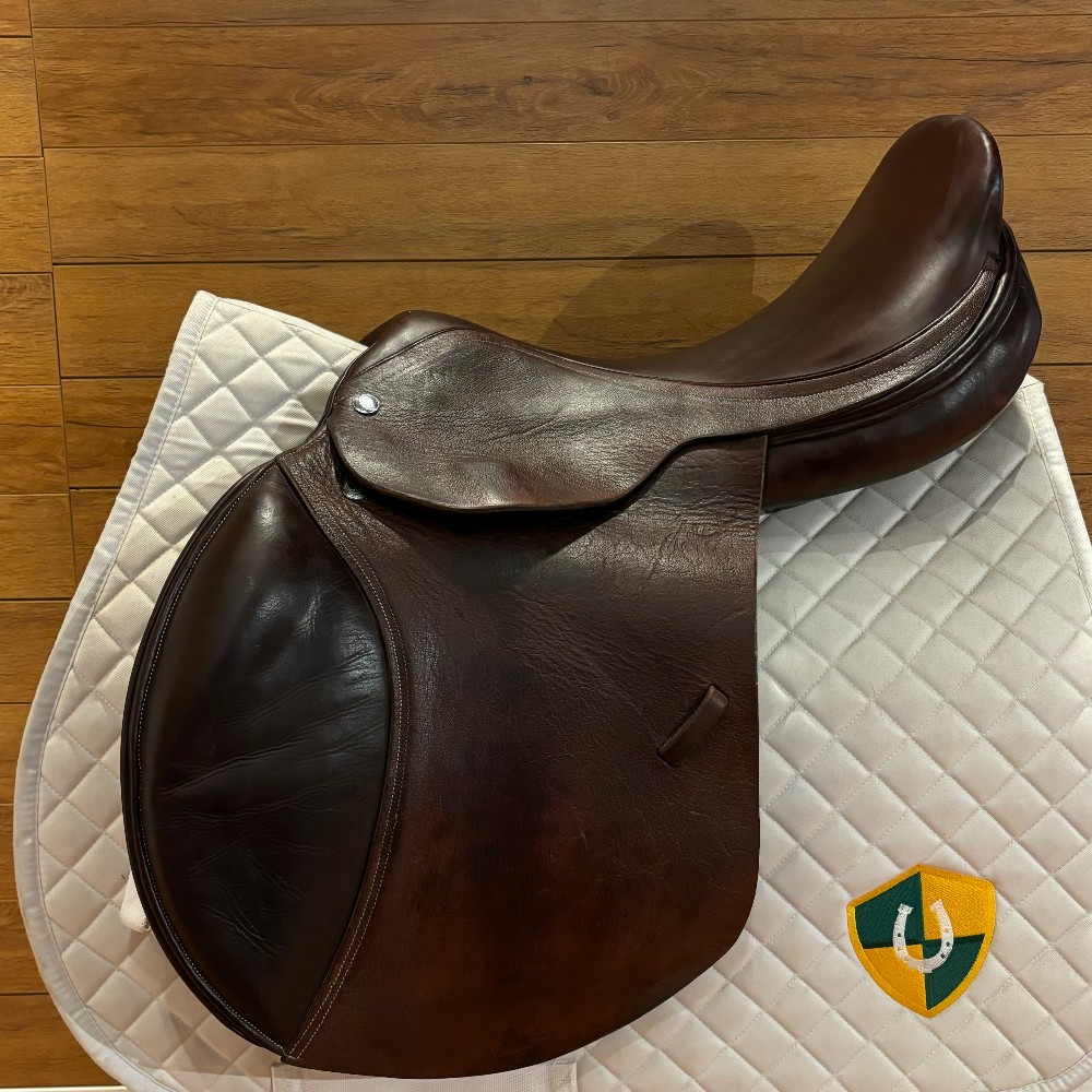 Saddle - English: Close Contact & Jumping