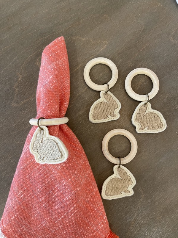 Set 4 embroidered felt Bunny napkin rings